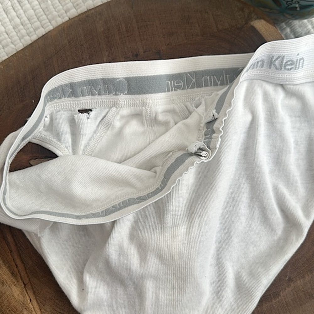 Calvin Klein - Picture 8 of 17
